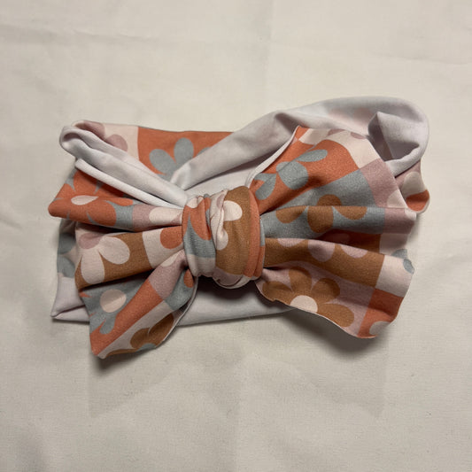 Dainty Daisy Bow Wrap