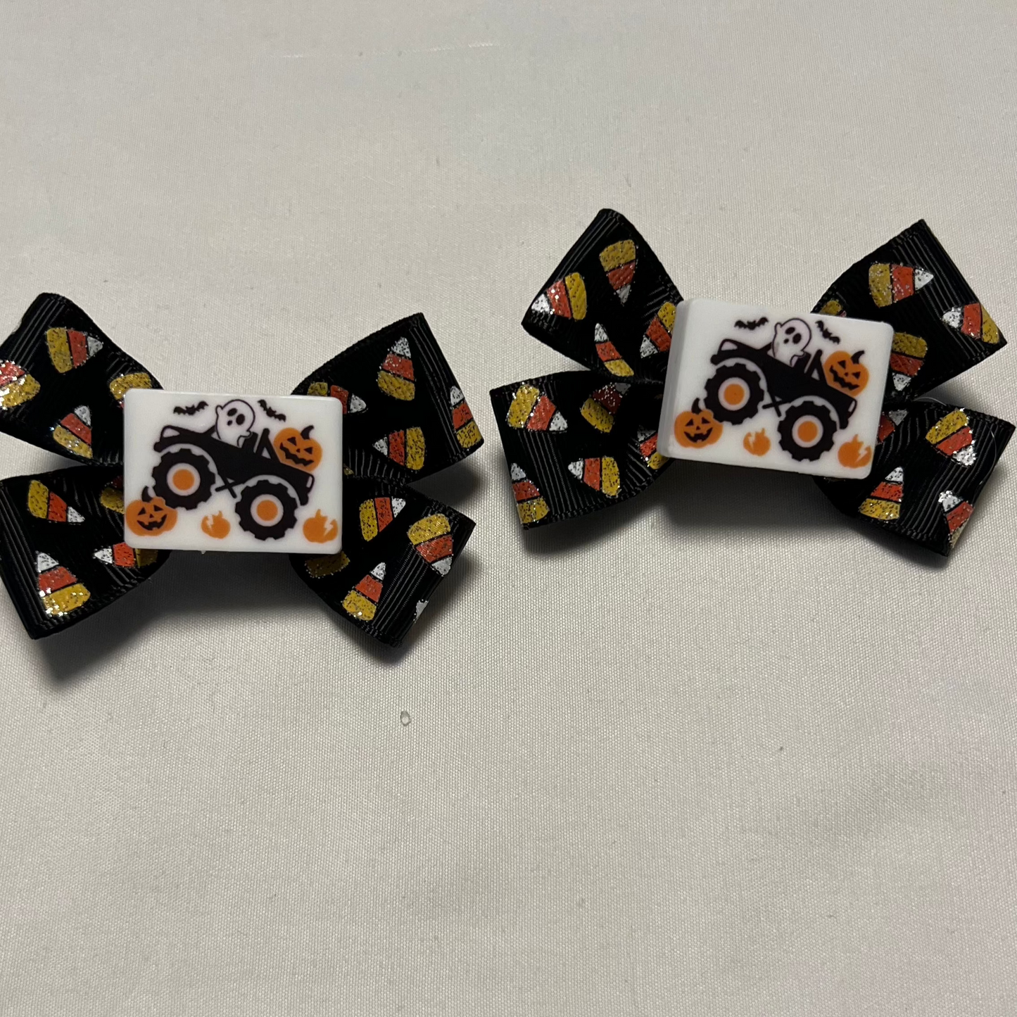 Trucks & Treats Bow Clips